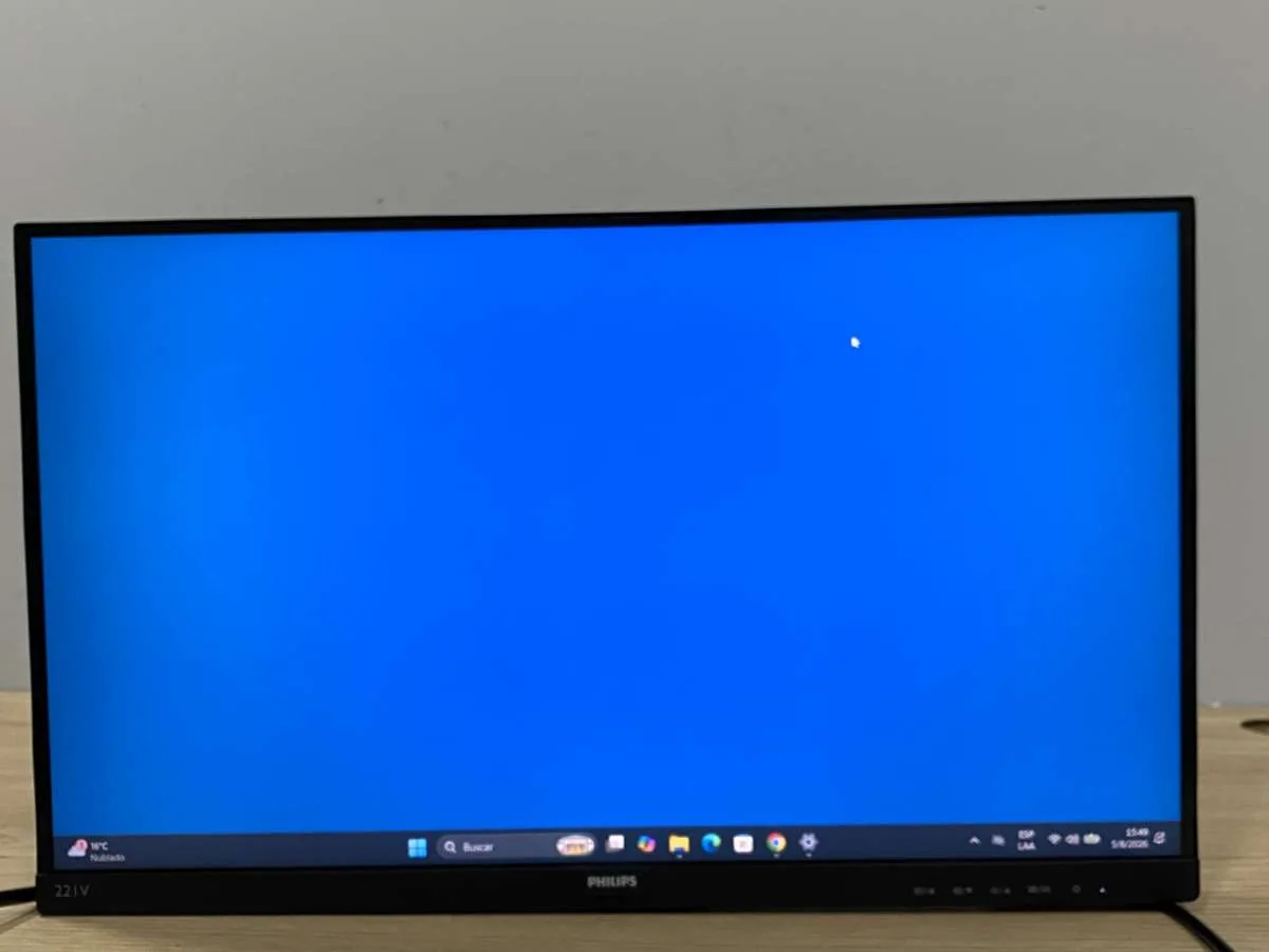 Monitor Philips 221V8/77 21,5 Pulgadas 1 Pixel quemado lado derecho superior, marcas en el (Outlet)