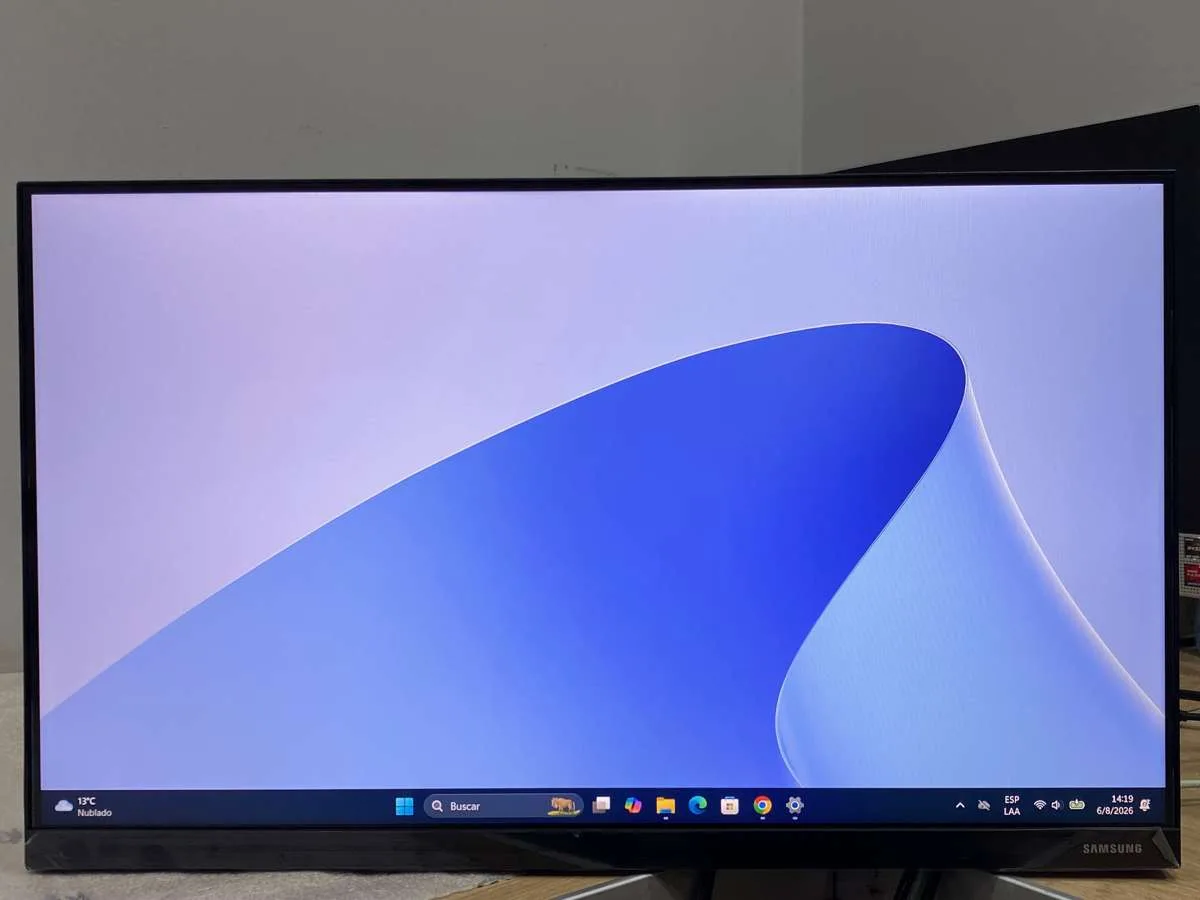 Monitor Samsung LF22T350HLCZB 22 Pulgadas 1 PIXEL QUEMADO ESQUINA DERECHA SUPERIOR (Outlet)