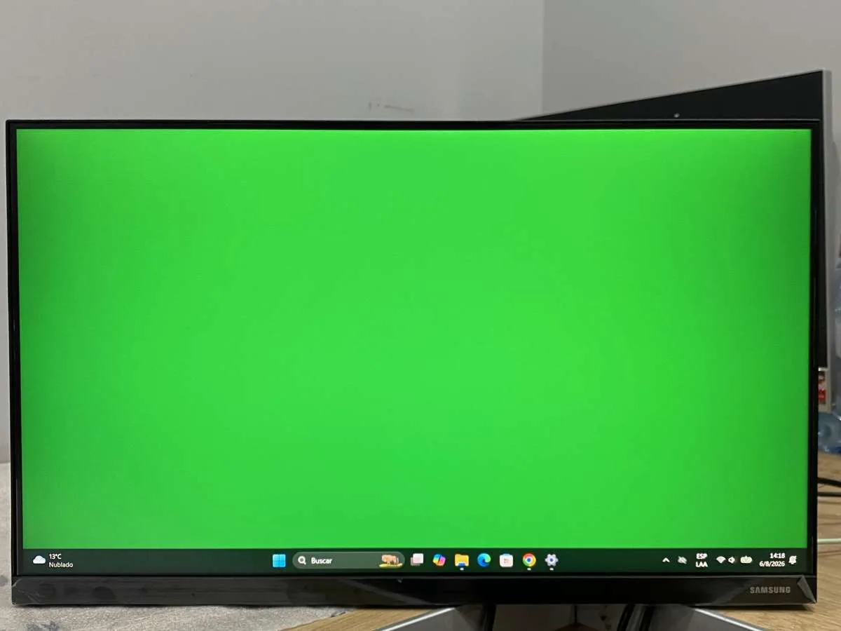 Monitor Samsung LF22T350HLCZB 22 Pulgadas 1 PIXEL QUEMADO ESQUINA DERECHA SUPERIOR (Outlet)