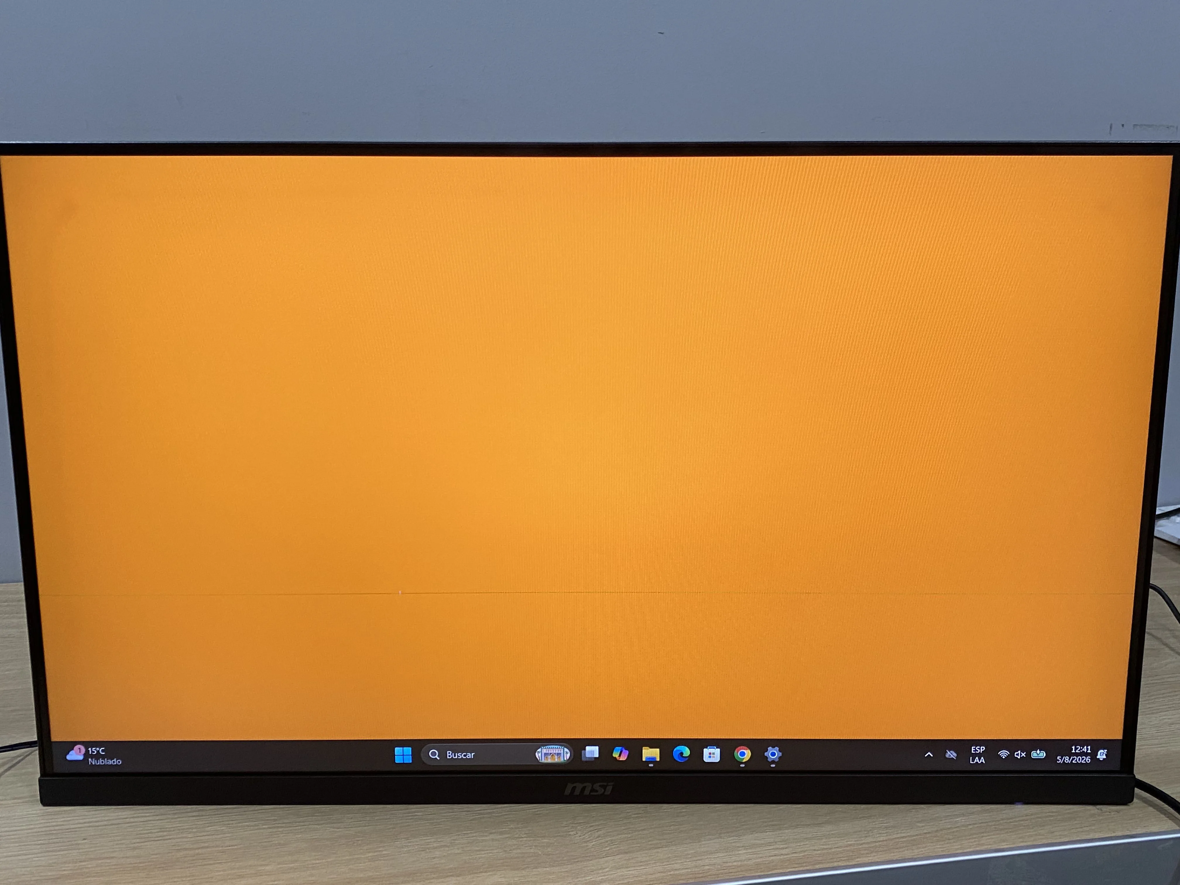 Monitor MSI MAG274F 27 Pulgadas LINEA DE PIXEL HORIZONTAL PARTE INFERIOR PANTALLA (Outlet)