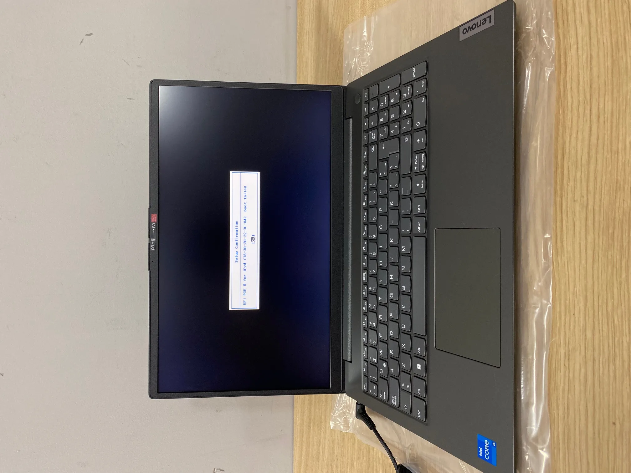Notebook Lenovo V15 G4 IRU 15.6